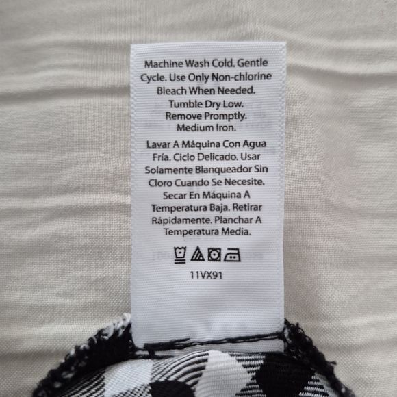 Time and Tru Checkered Ruffle Blouse - Picture 10 of 10